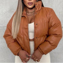 Jaqueta Puffer Feminina de Couro – Forrada e com capuz para estilo e proteção