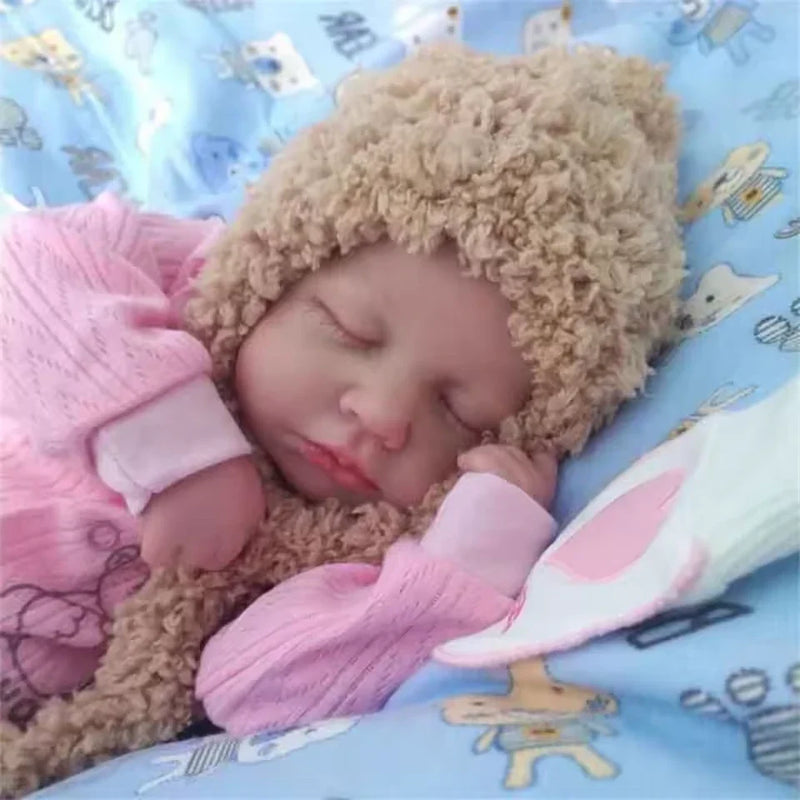 Boneca Reborn Loulou – Pintura capilar detalhada e corpo flexível para mais realismo